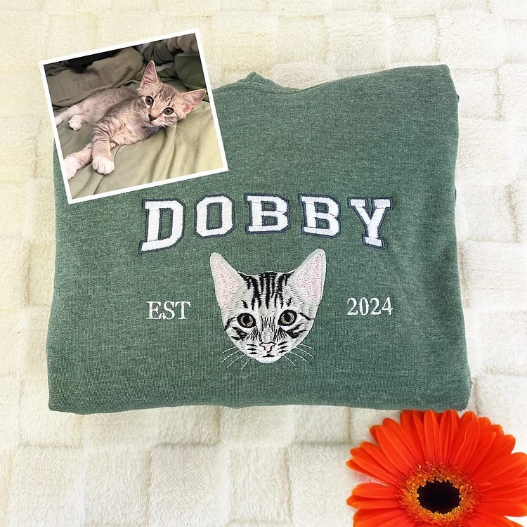 Vêtement brodé avec le nom et portrait de votre animal